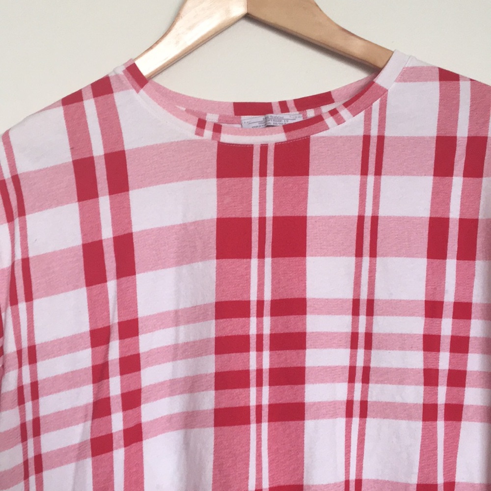 Zara Tee - Picture 2 of 2
